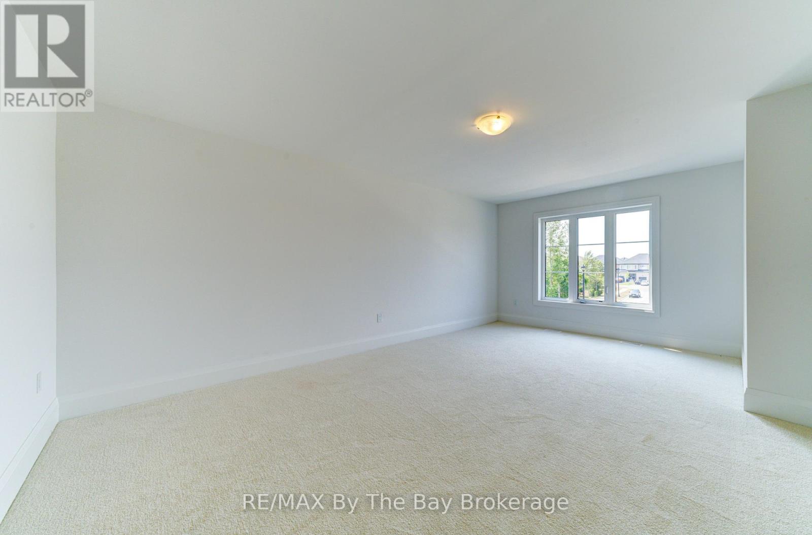 Photo 8 of 13 Emerald Street, Wasaga Beach ON