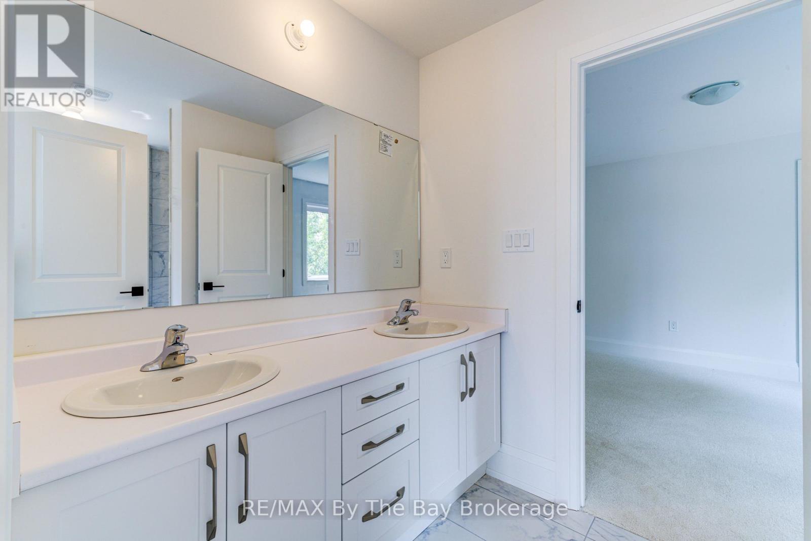 Photo 27 of 13 Emerald Street, Wasaga Beach ON