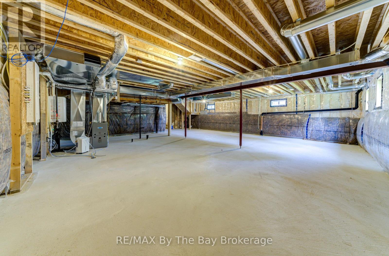 Photo 34 of 13 Emerald Street, Wasaga Beach ON