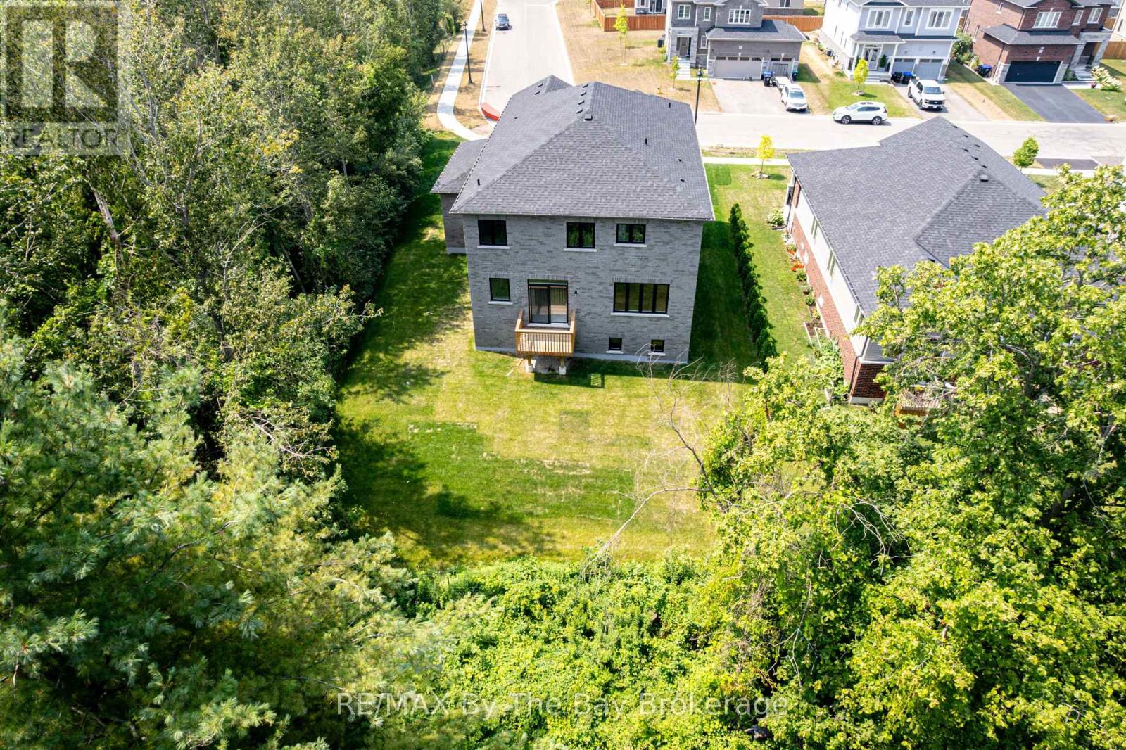 Photo 10 of 13 Emerald Street, Wasaga Beach ON
