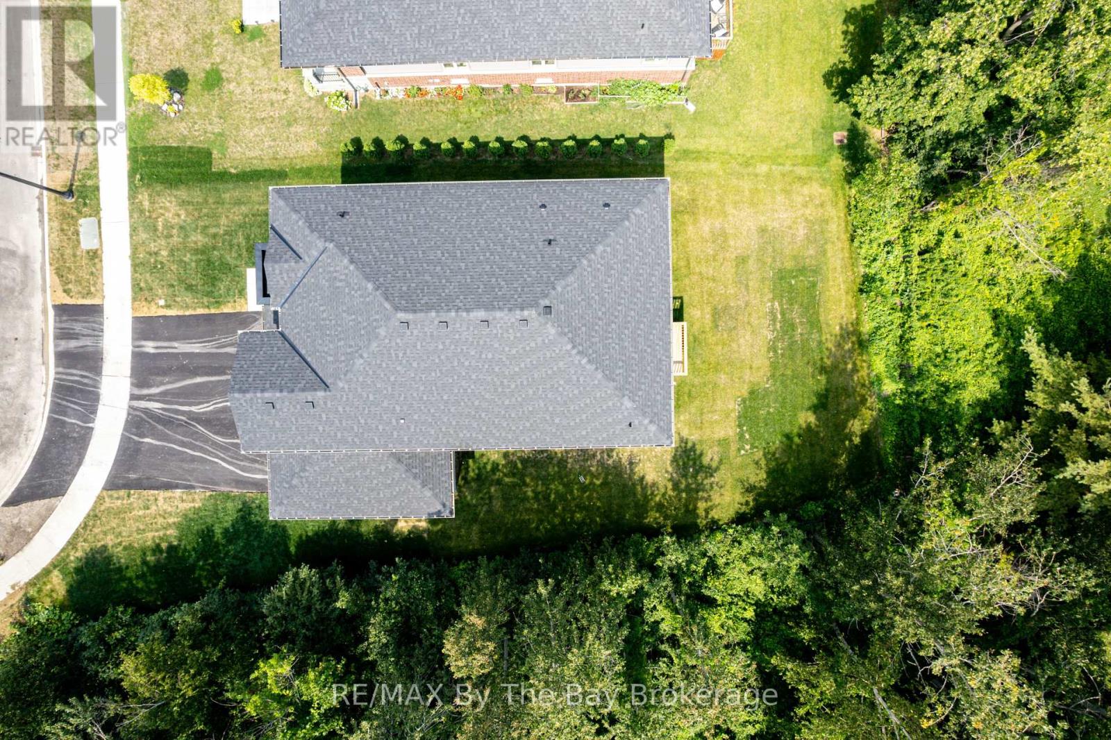 Photo 39 of 13 Emerald Street, Wasaga Beach ON