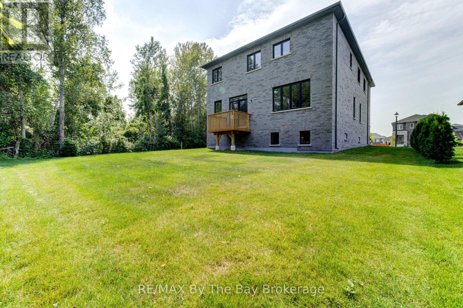 Photo 1 of 13 Emerald Street, Wasaga Beach ON