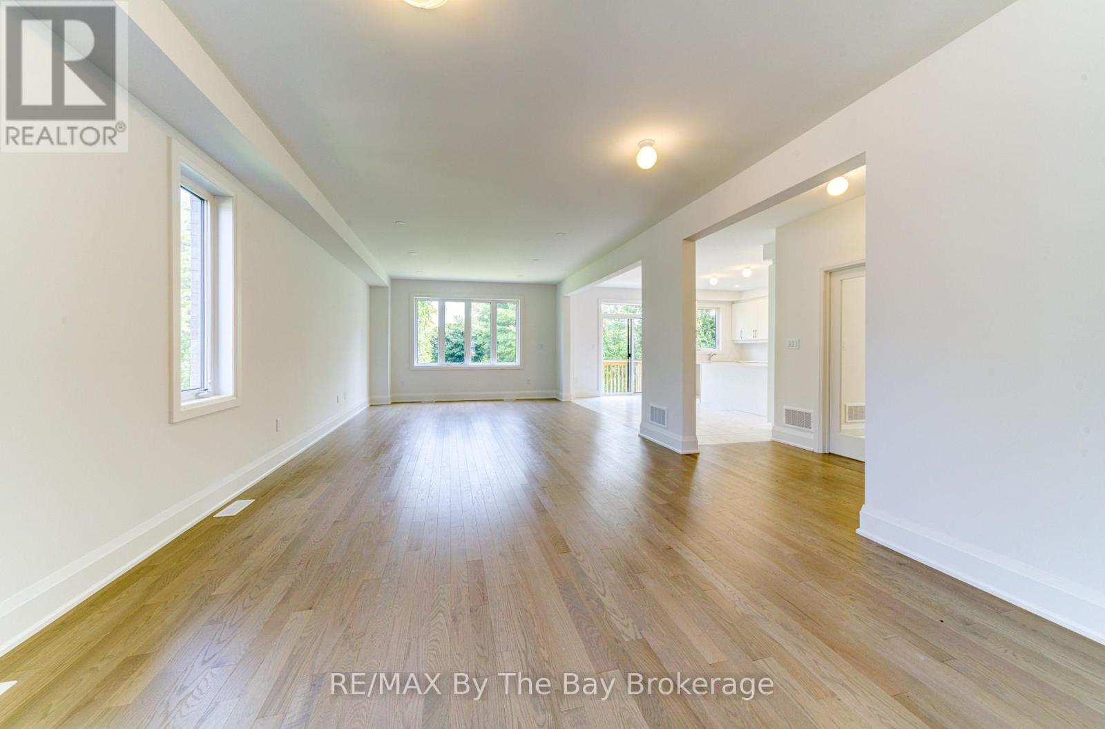 Photo 23 of 13 Emerald Street, Wasaga Beach ON