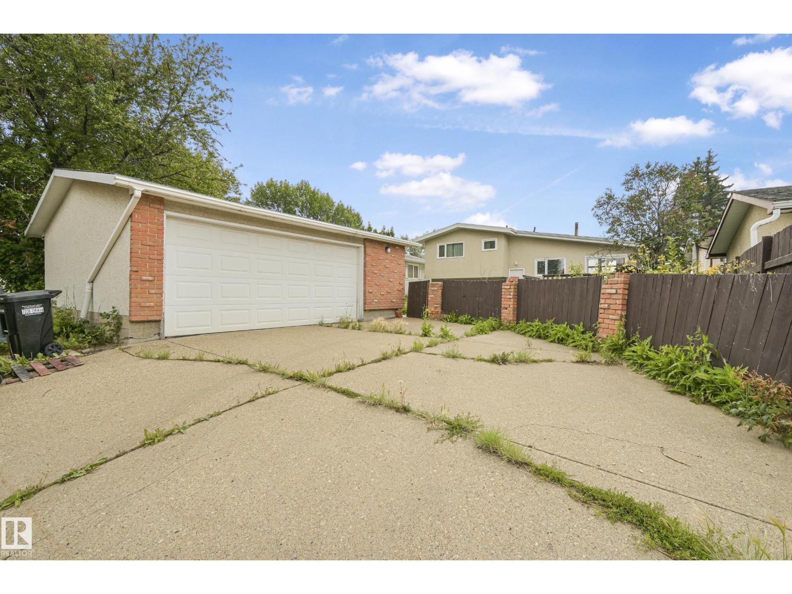 Photo 43 of 7208 139 Av Nw, Edmonton AB