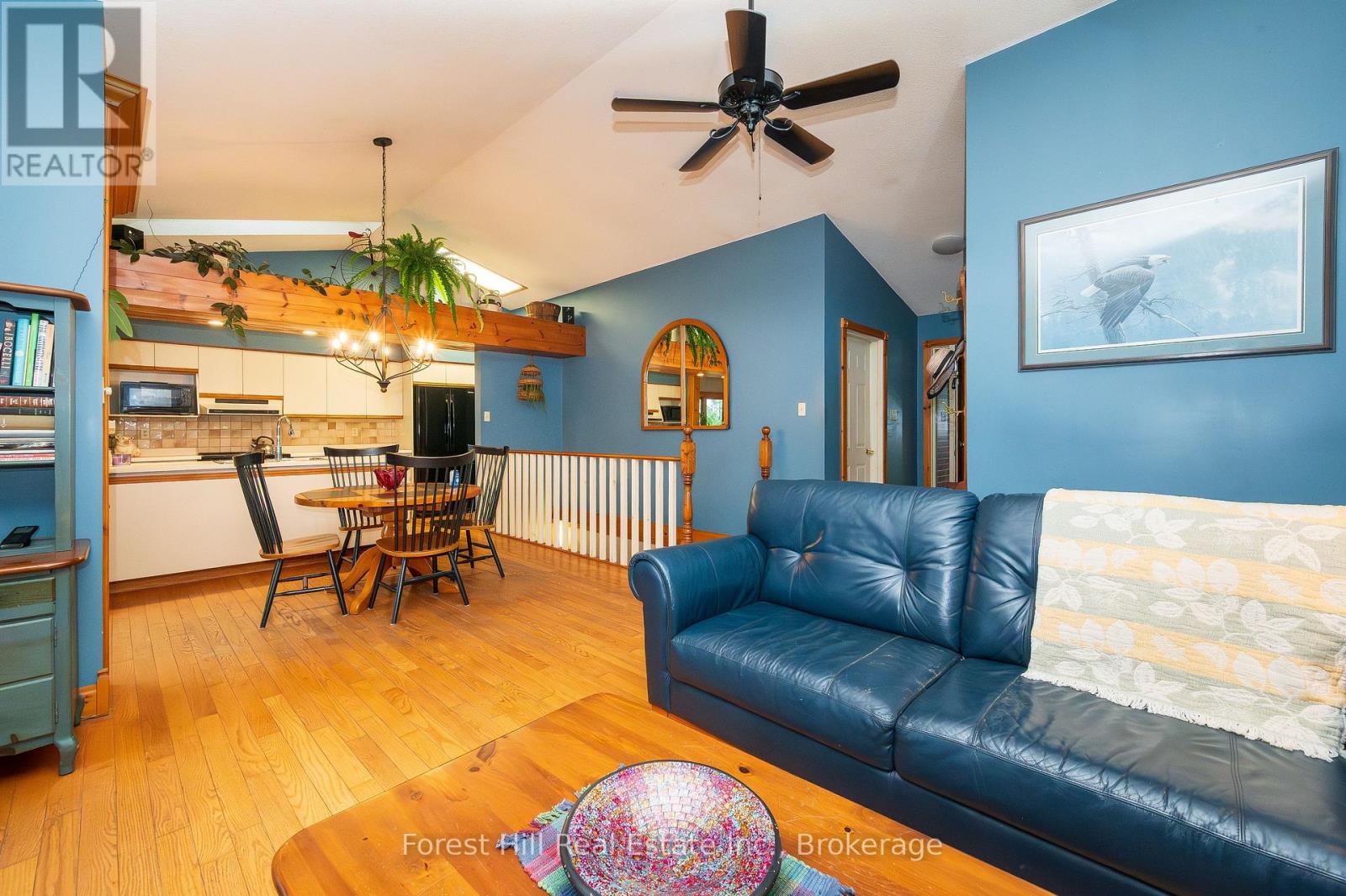 Photo 13 of 35 Westvale Drive S, Bracebridge ON