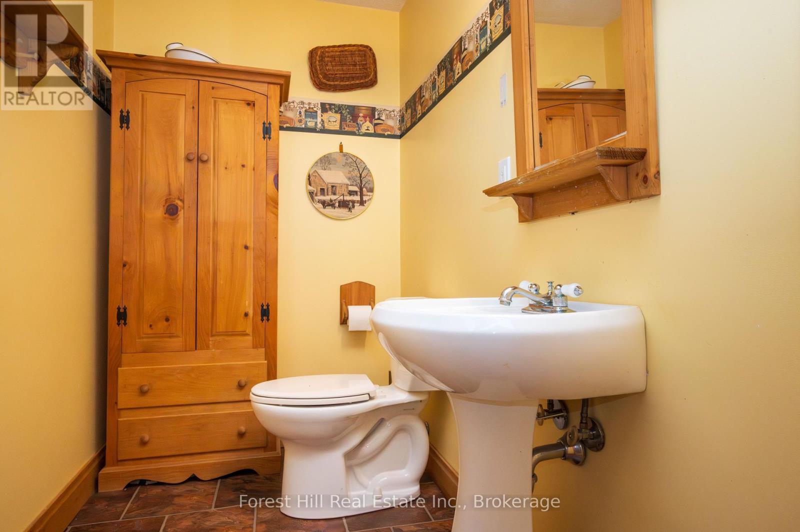 Photo 27 of 35 Westvale Drive S, Bracebridge ON