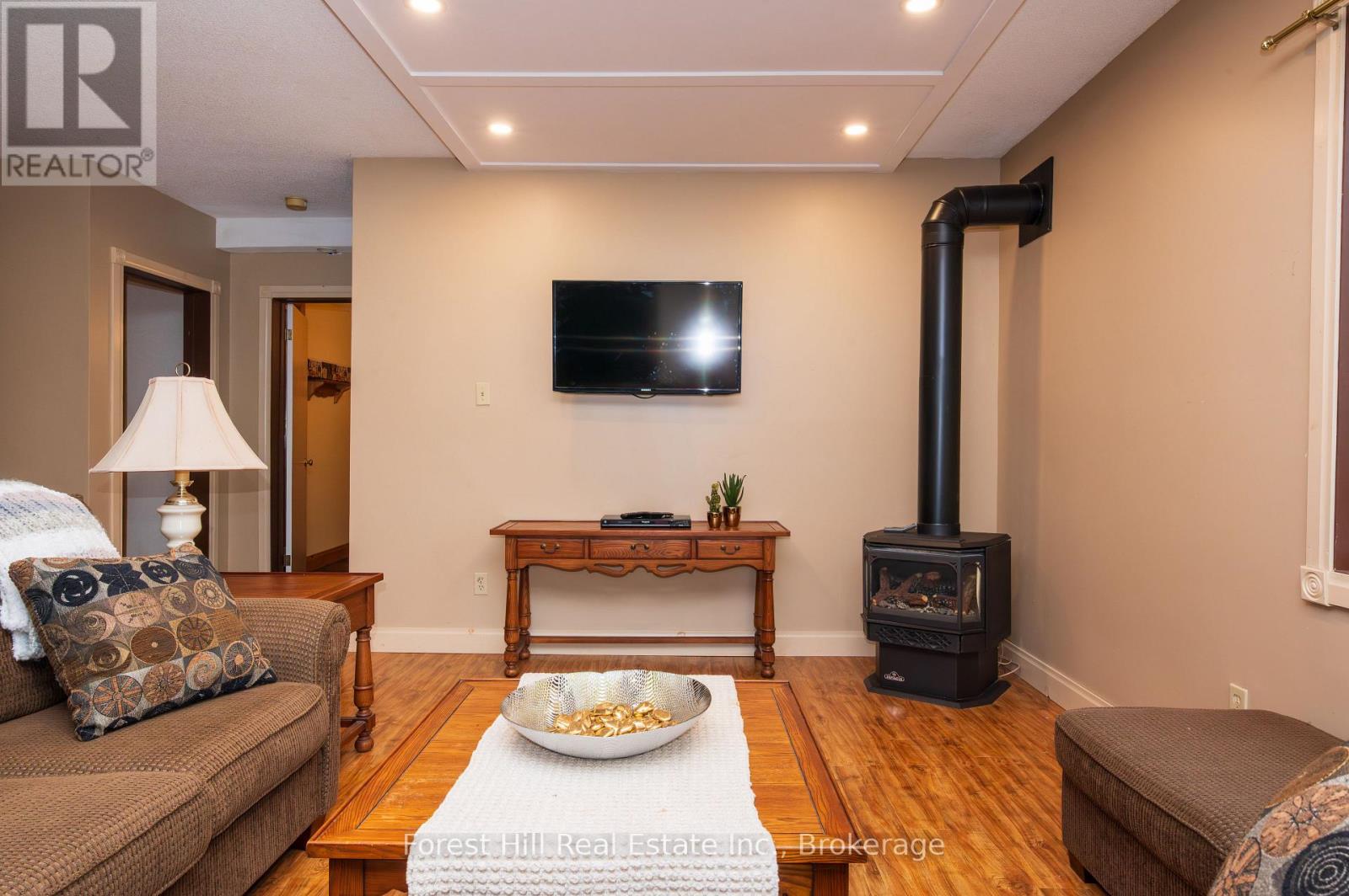 Photo 25 of 35 Westvale Drive S, Bracebridge ON