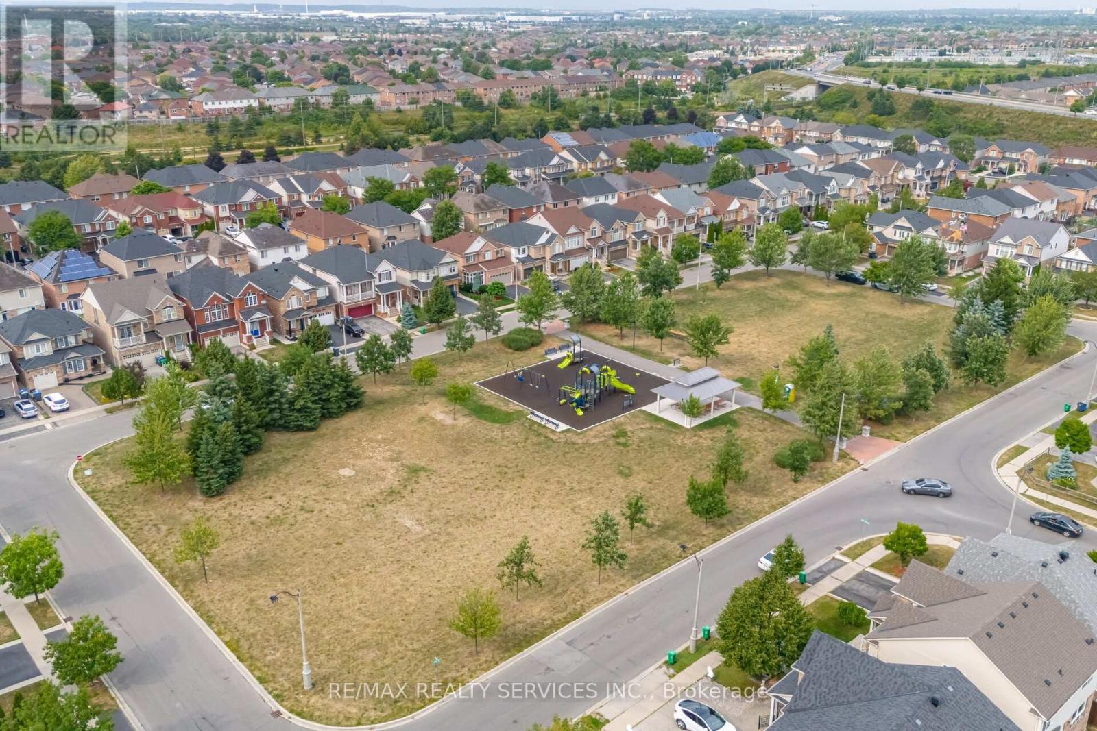 Photo 47 of 31 Georgian Road, Brampton ON
