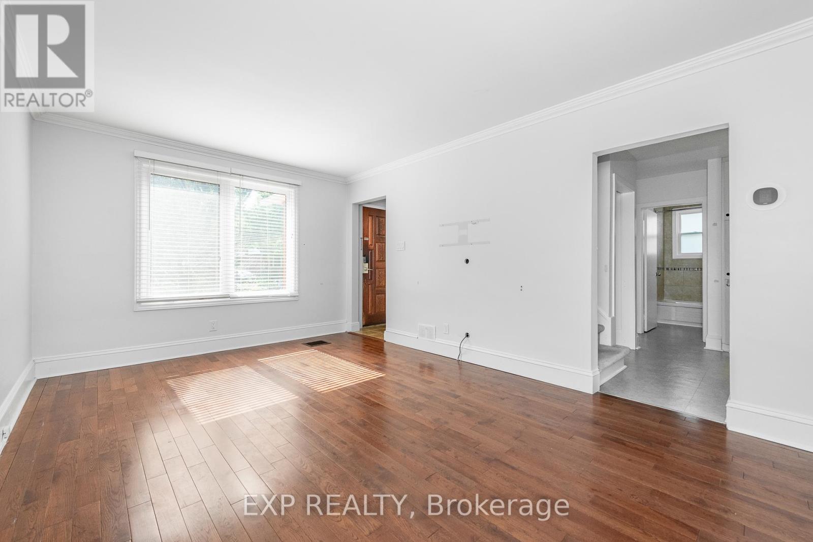 Photo 14 of 1552 Caledon Street, Ottawa ON