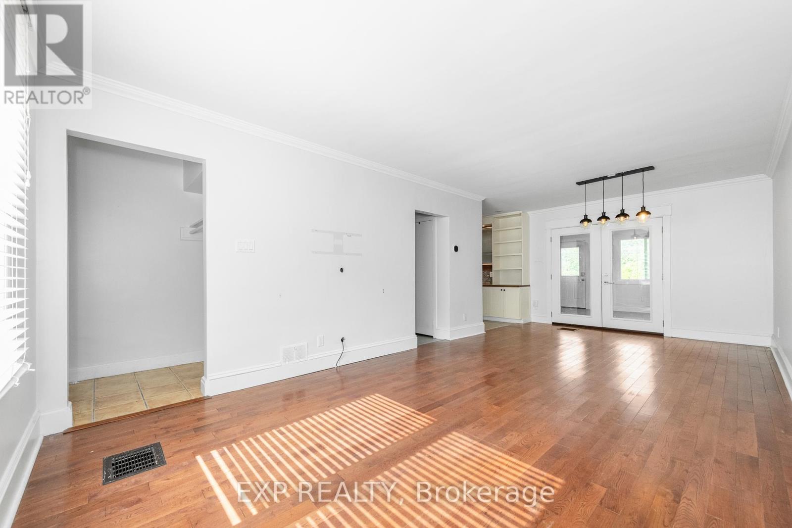 Photo 16 of 1552 Caledon Street, Ottawa ON