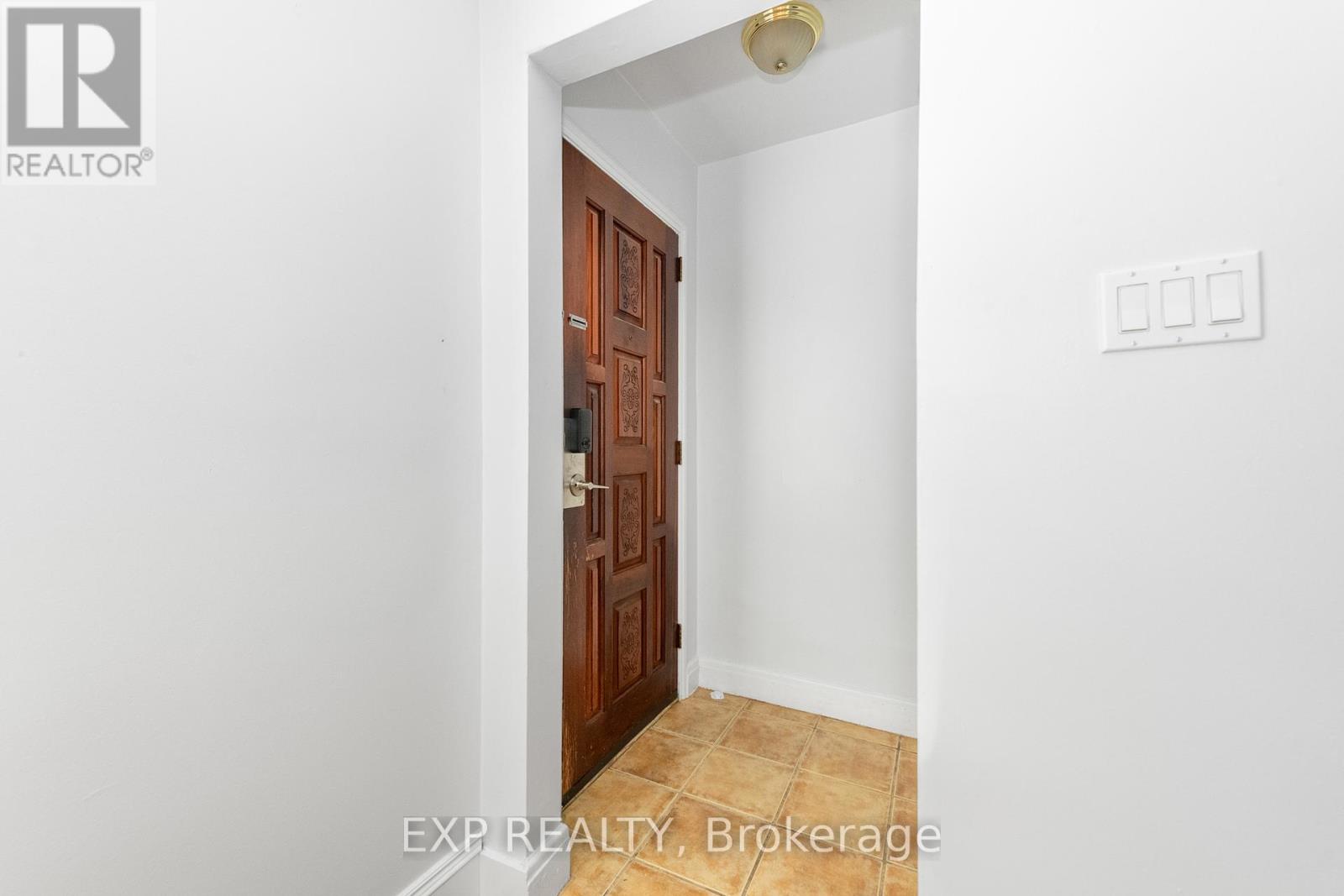 Photo 12 of 1552 Caledon Street, Ottawa ON