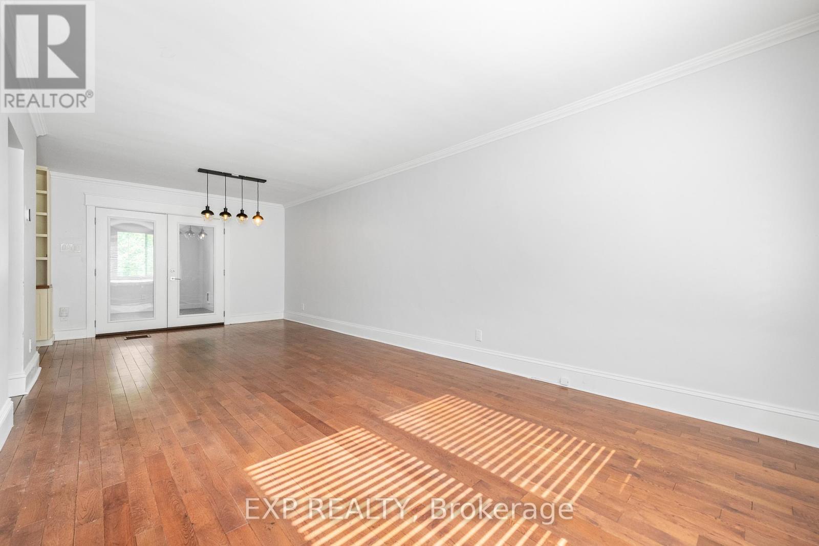 Photo 25 of 1552 Caledon Street, Ottawa ON