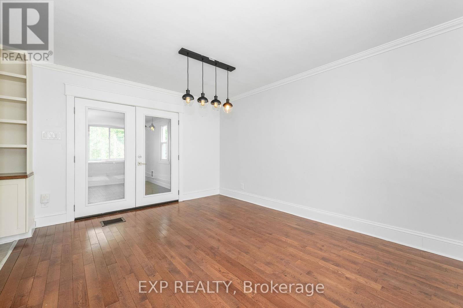 Photo 24 of 1552 Caledon Street, Ottawa ON