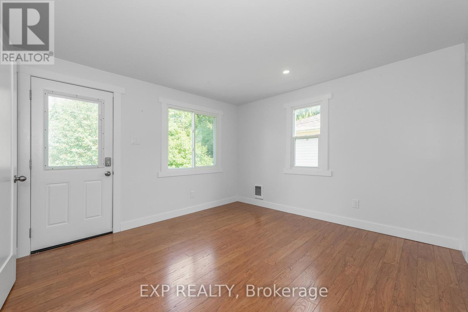 Photo 31 of 1552 Caledon Street, Ottawa ON