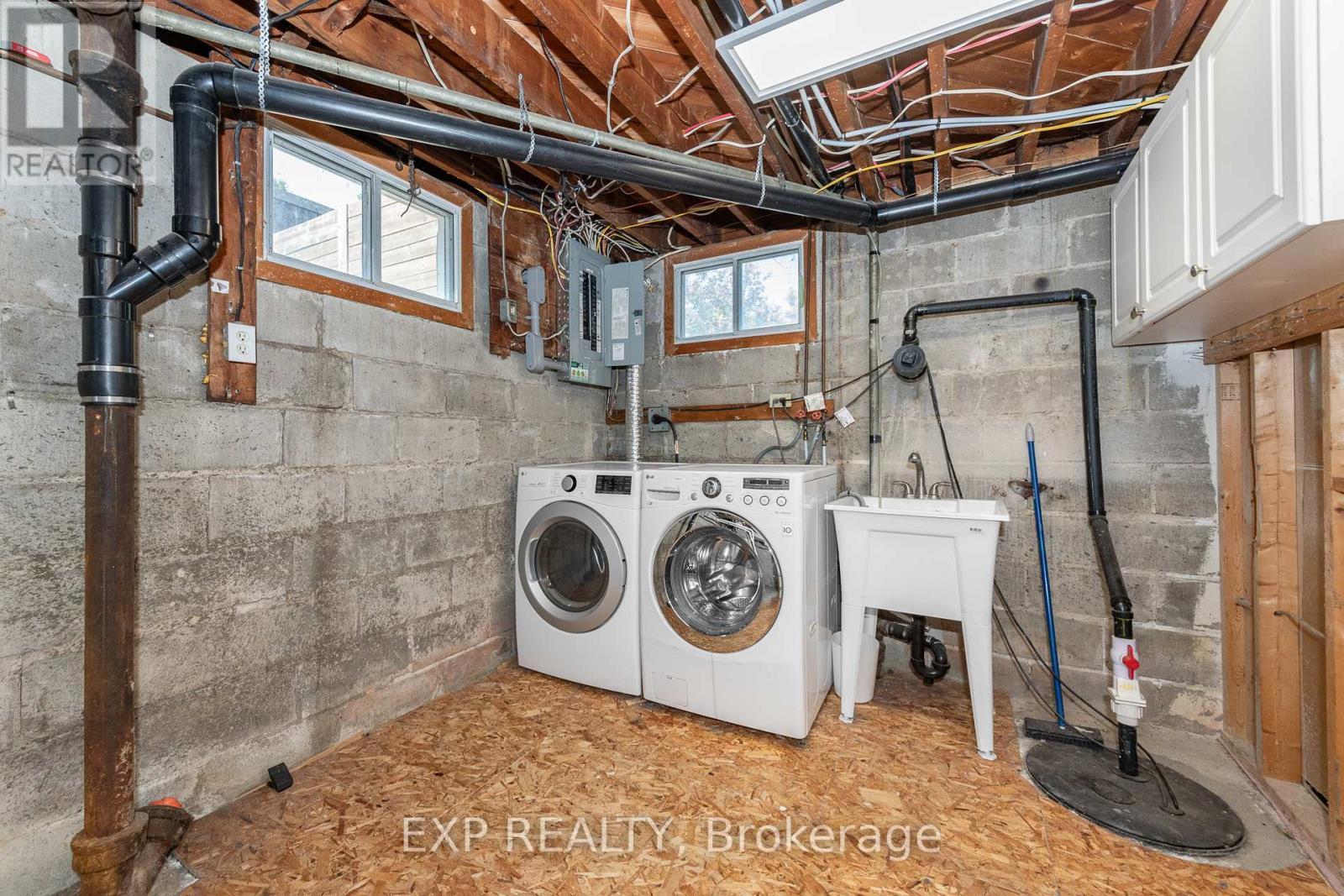 Photo 33 of 1552 Caledon Street, Ottawa ON