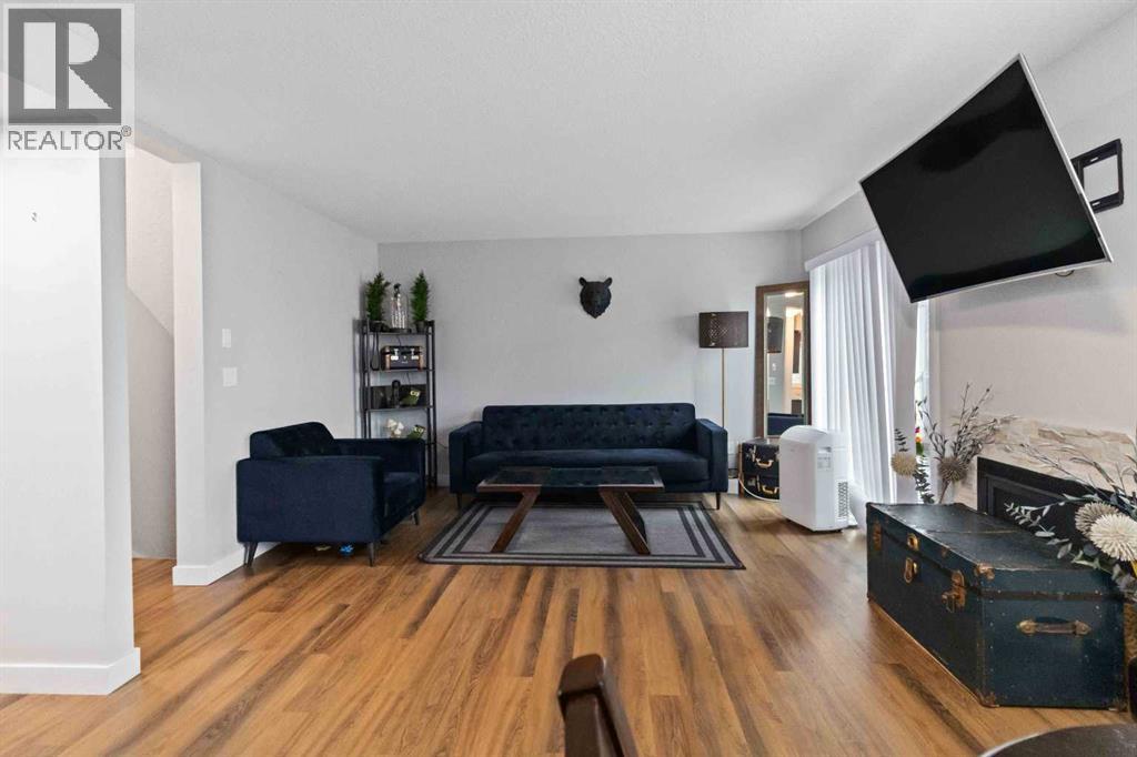 Photo 4 of 180 Almond Crescent, Fort Mcmurray AB