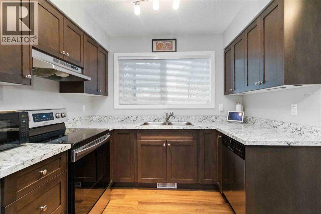 Photo 8 of 180 Almond Crescent, Fort Mcmurray AB