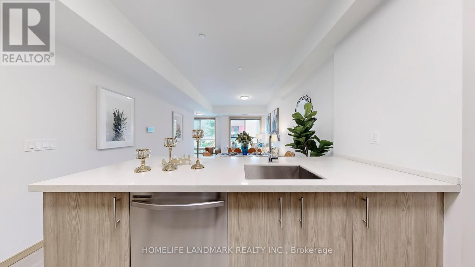 Photo 18 of D 207 200 Chester Le Boulevard, Toronto ON