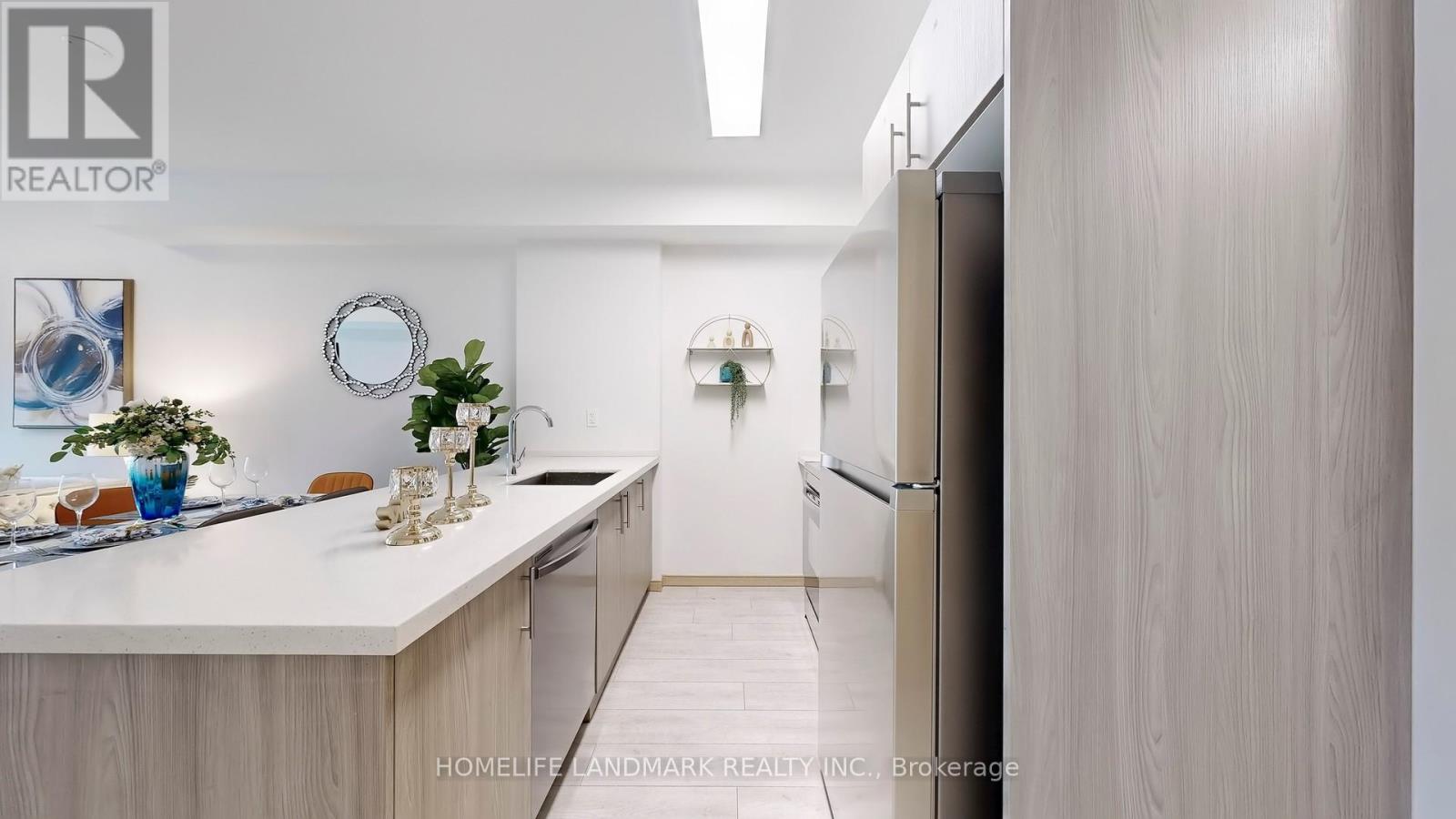 Photo 16 of D 207 200 Chester Le Boulevard, Toronto ON