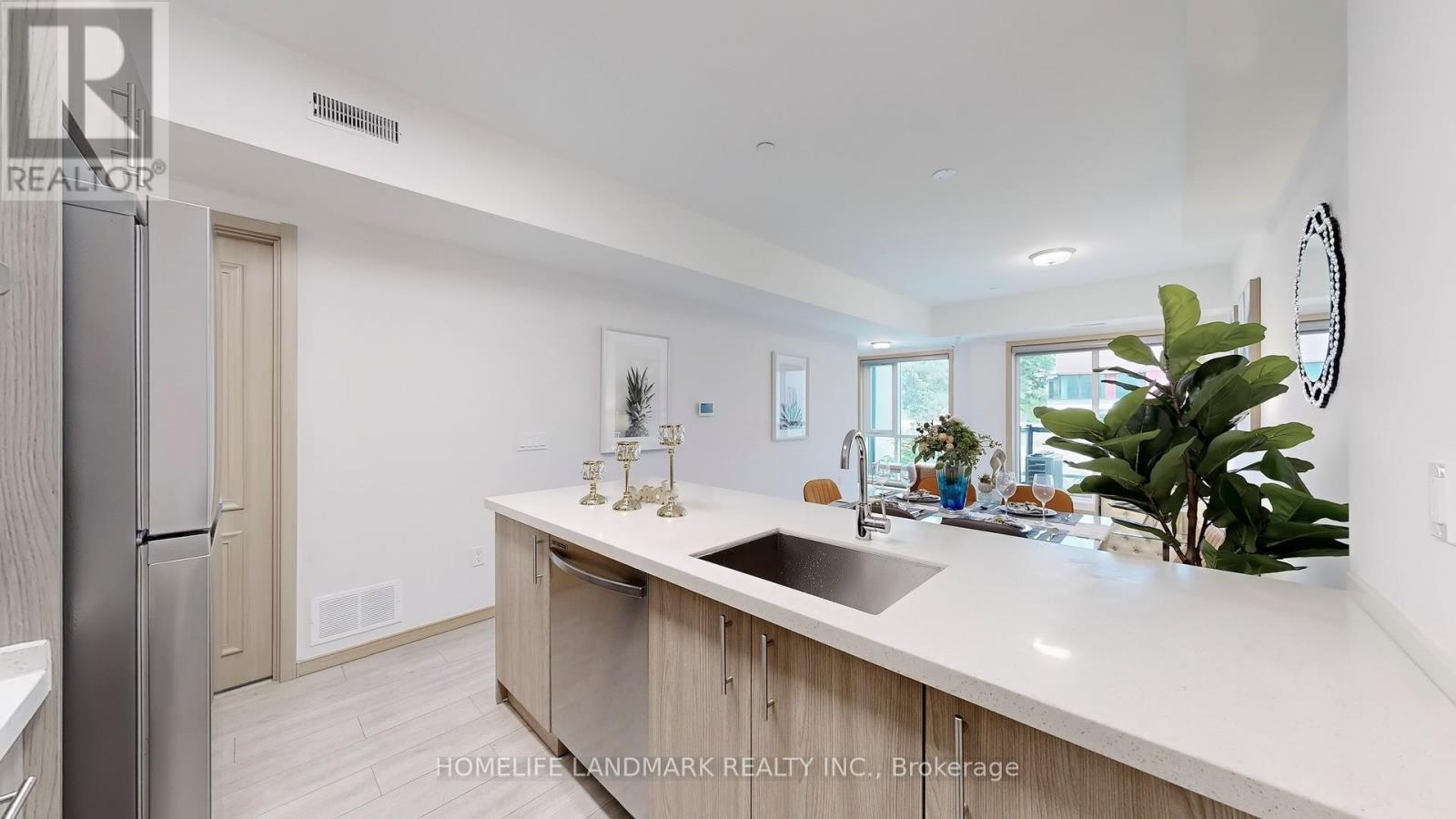 Photo 17 of D 207 200 Chester Le Boulevard, Toronto ON