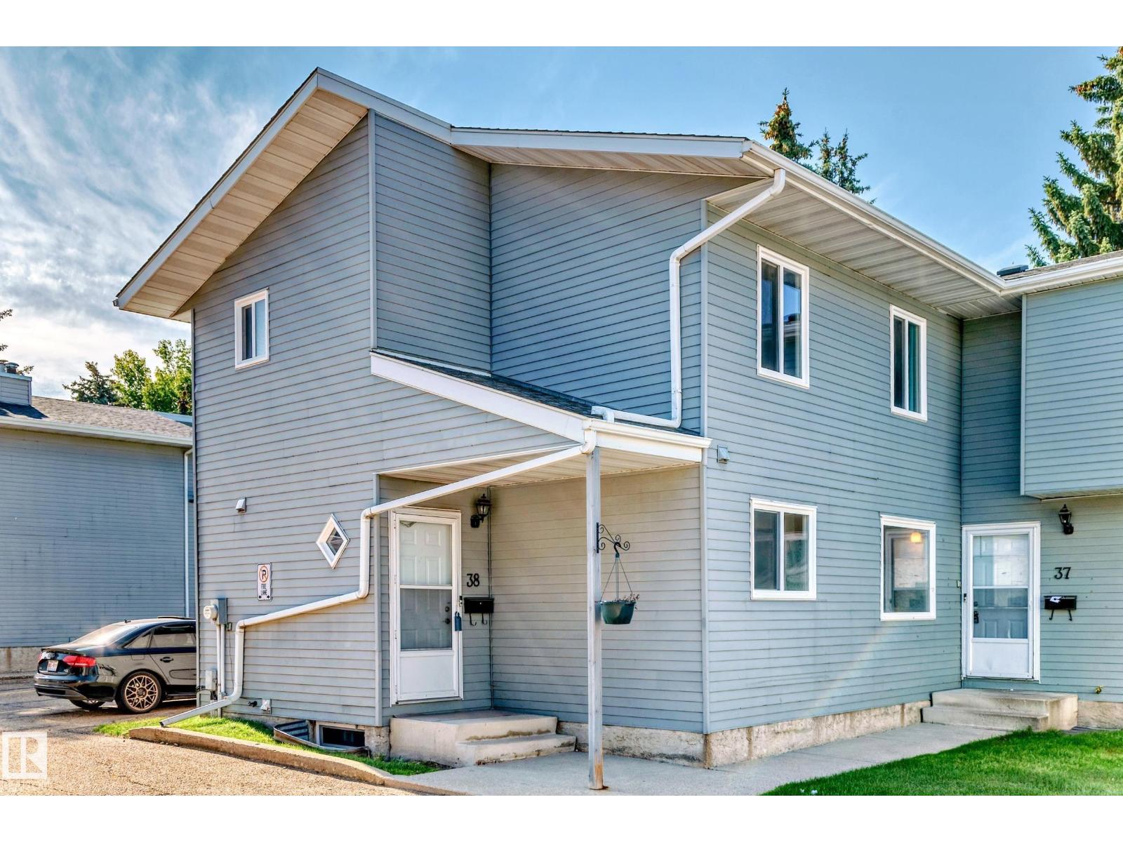 Photo 1 of 38 1415 62 St Nw, Edmonton AB