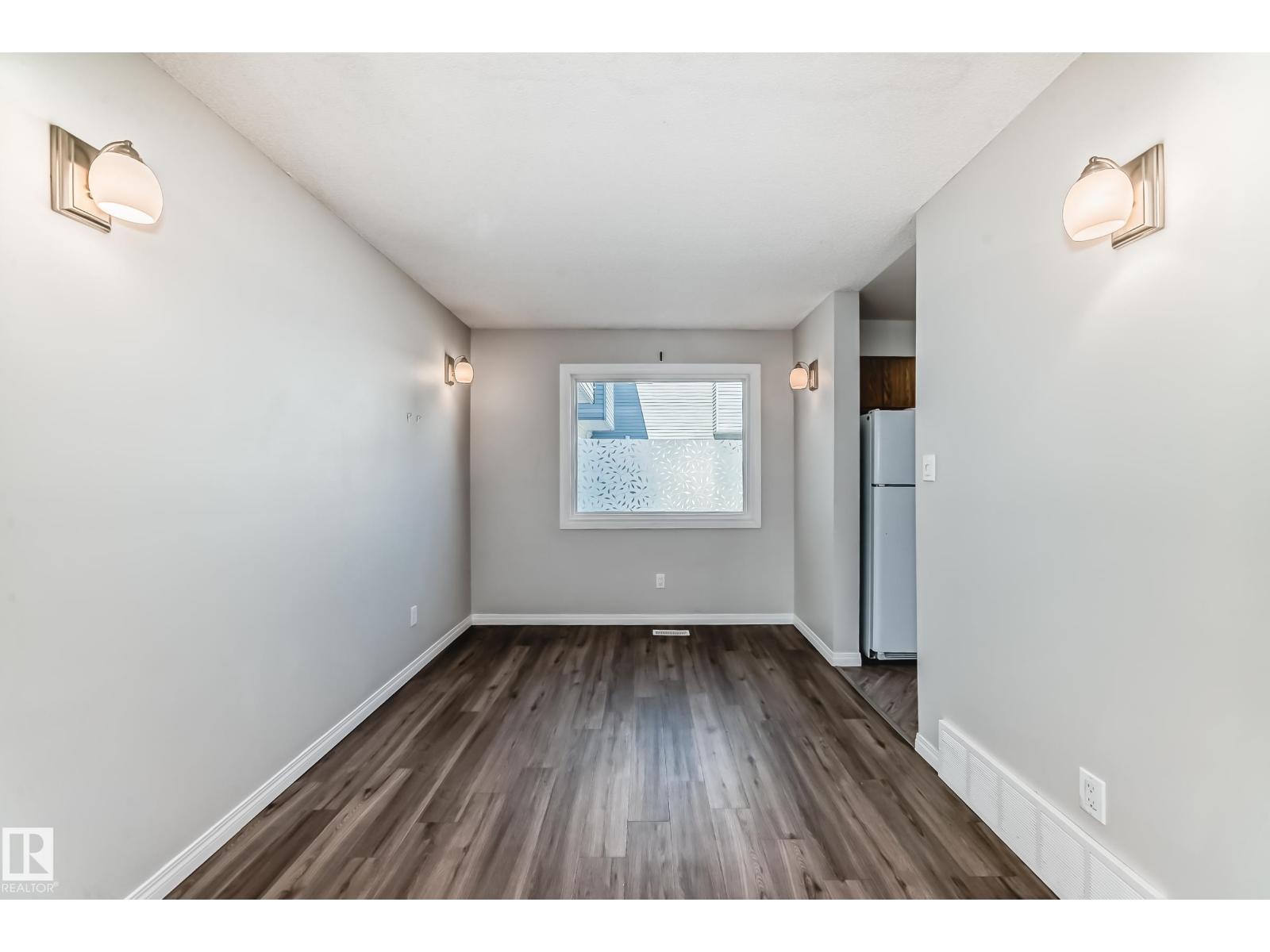 Photo 12 of 38 1415 62 St Nw, Edmonton AB