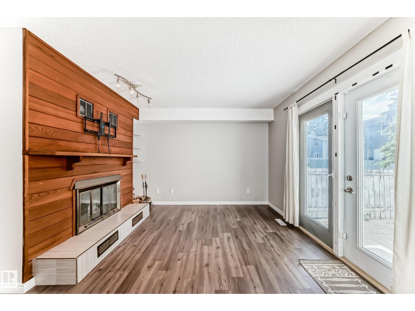 Photo 18 of 38 1415 62 St Nw, Edmonton AB