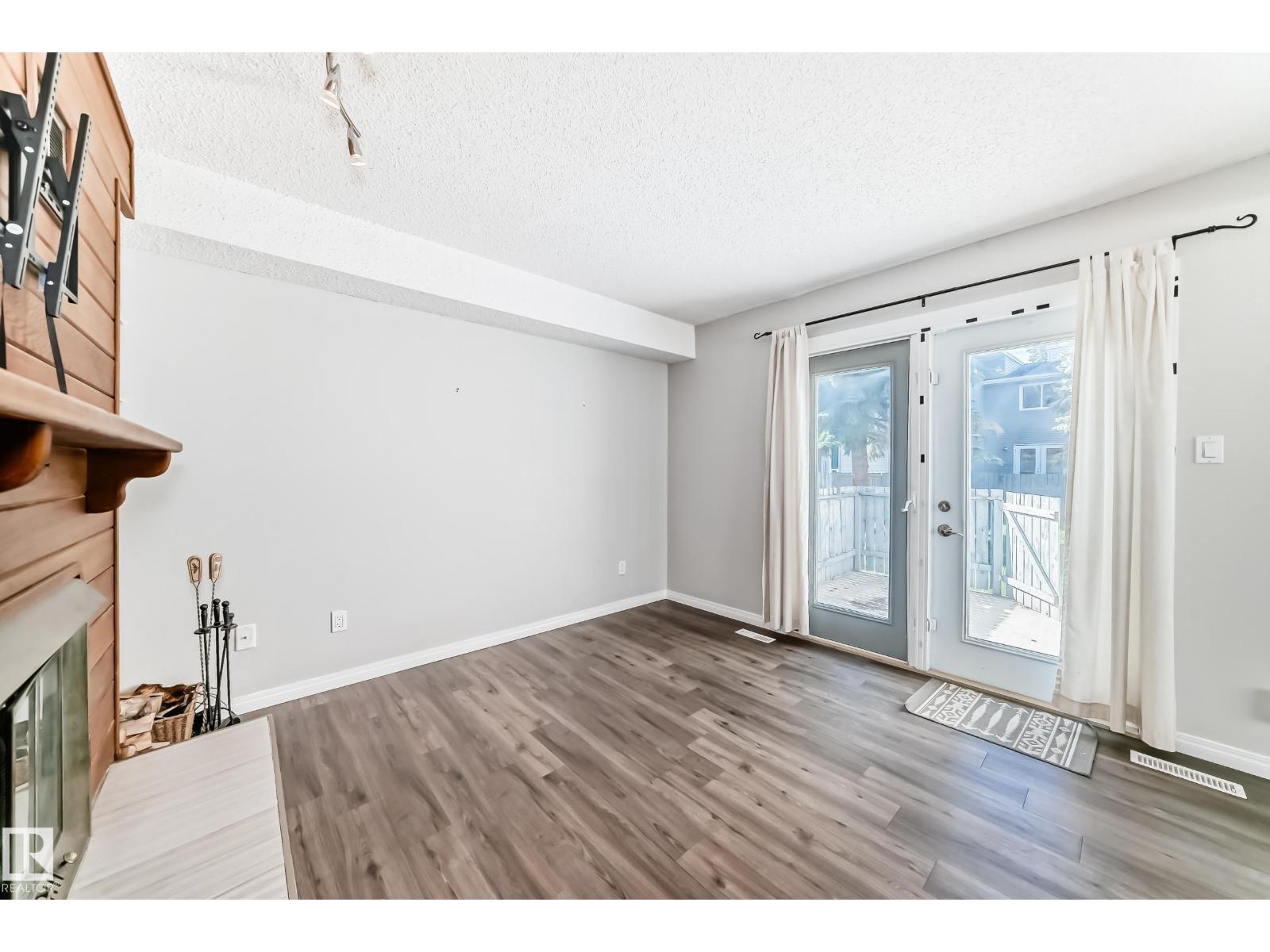 Photo 19 of 38 1415 62 St Nw, Edmonton AB