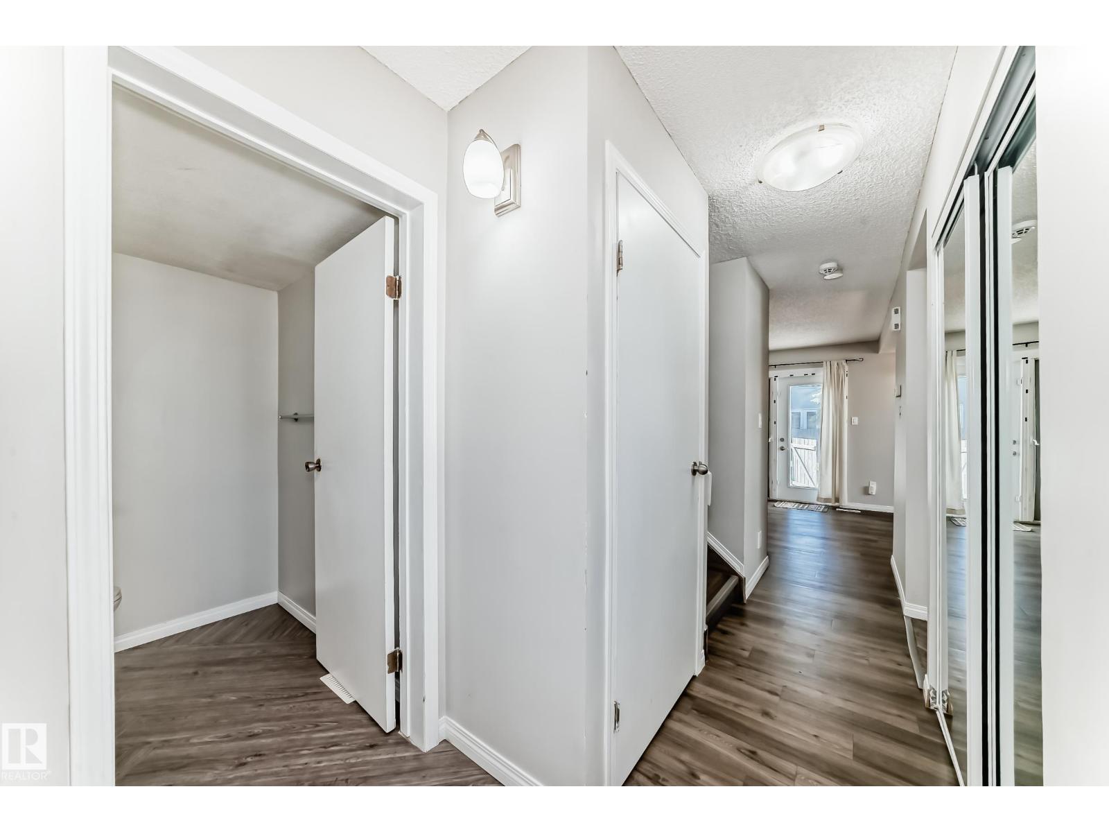 Photo 20 of 38 1415 62 St Nw, Edmonton AB
