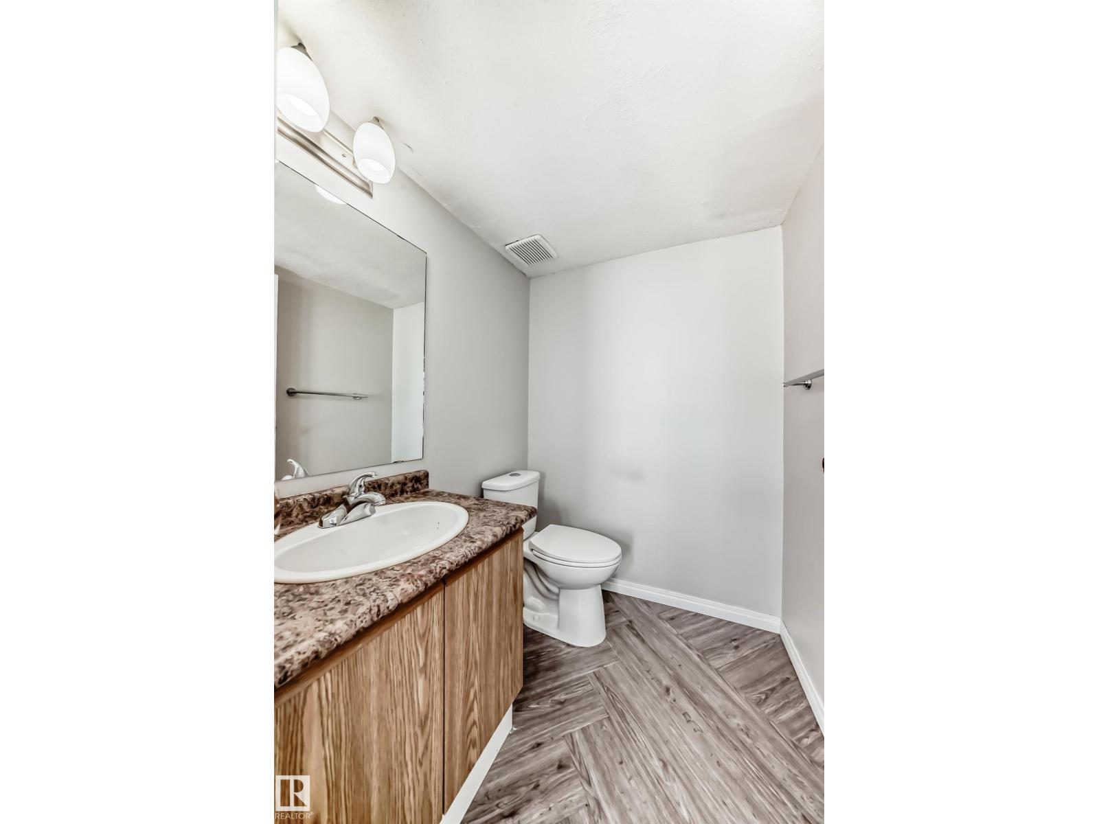 Photo 21 of 38 1415 62 St Nw, Edmonton AB
