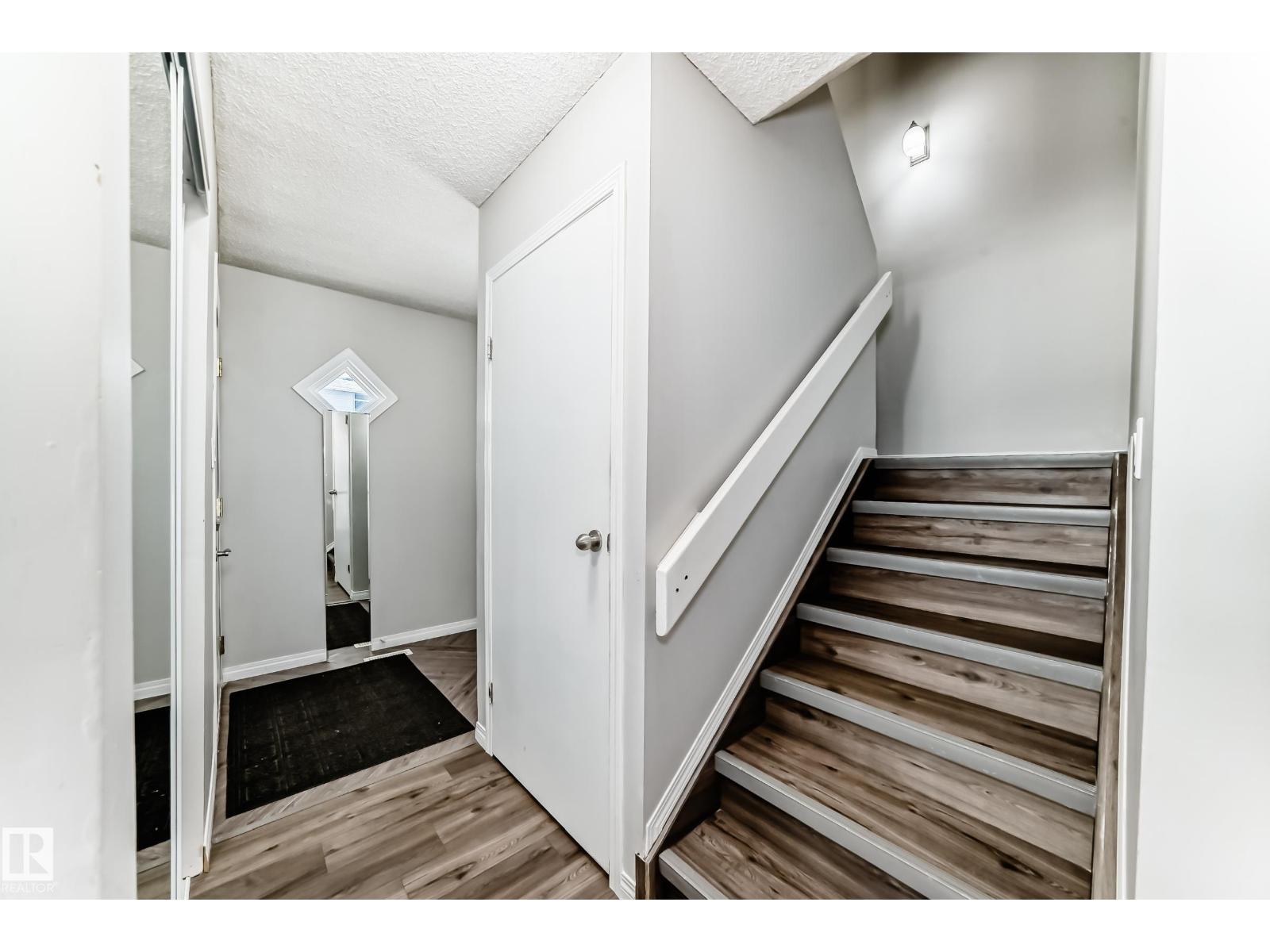 Photo 23 of 38 1415 62 St Nw, Edmonton AB