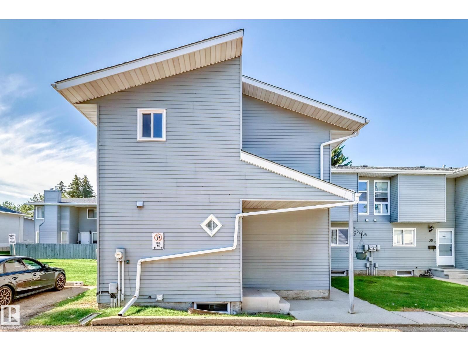 Photo 3 of 38 1415 62 St Nw, Edmonton AB