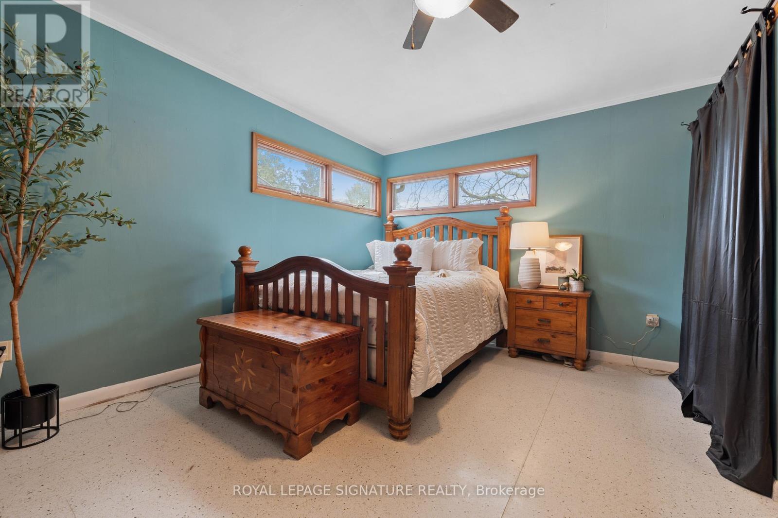 Photo 12 of 425 Norfolk Street S, Norfolk ON