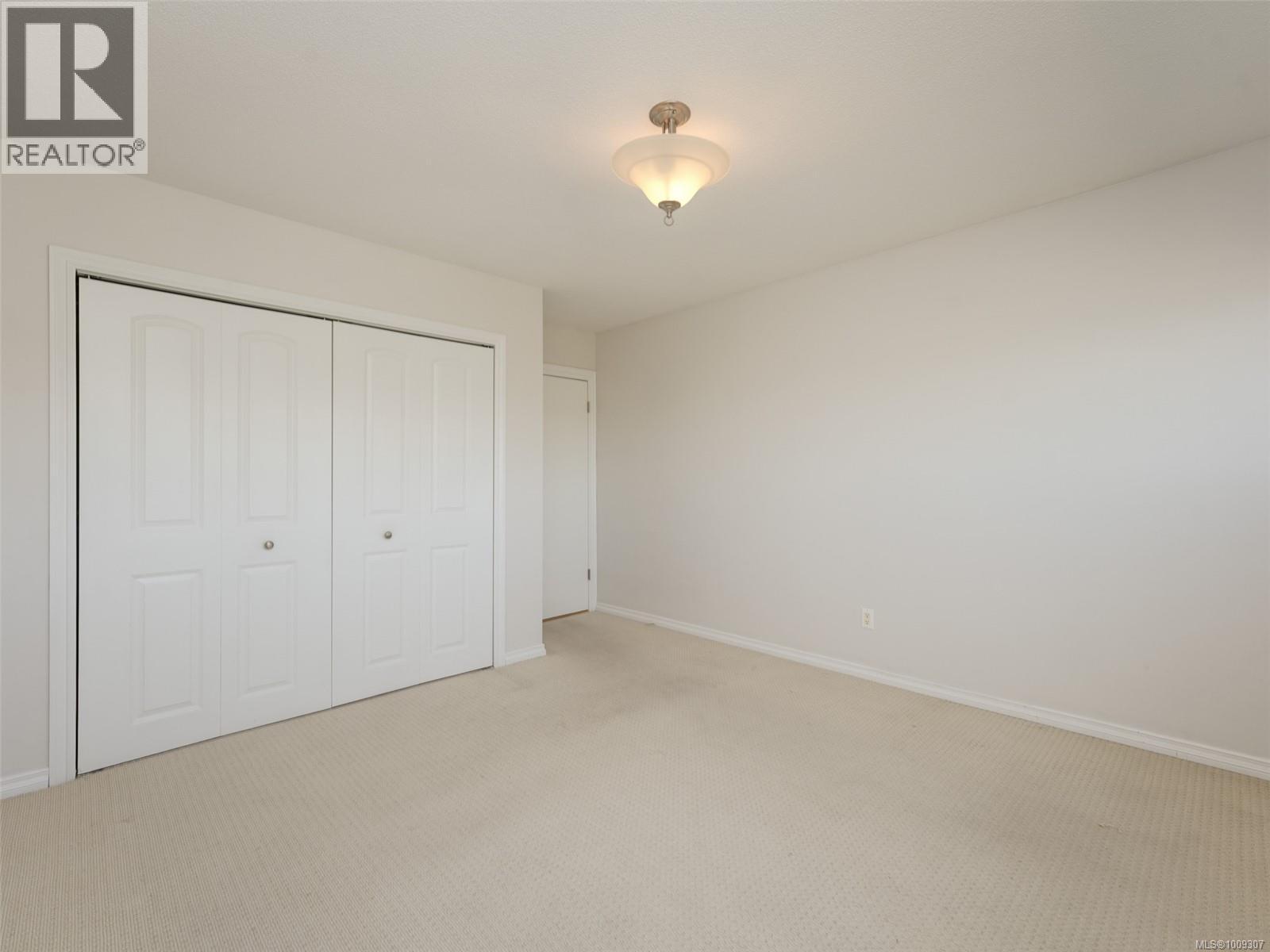 Photo 14 of 308 9560 Fifth St, Sidney BC