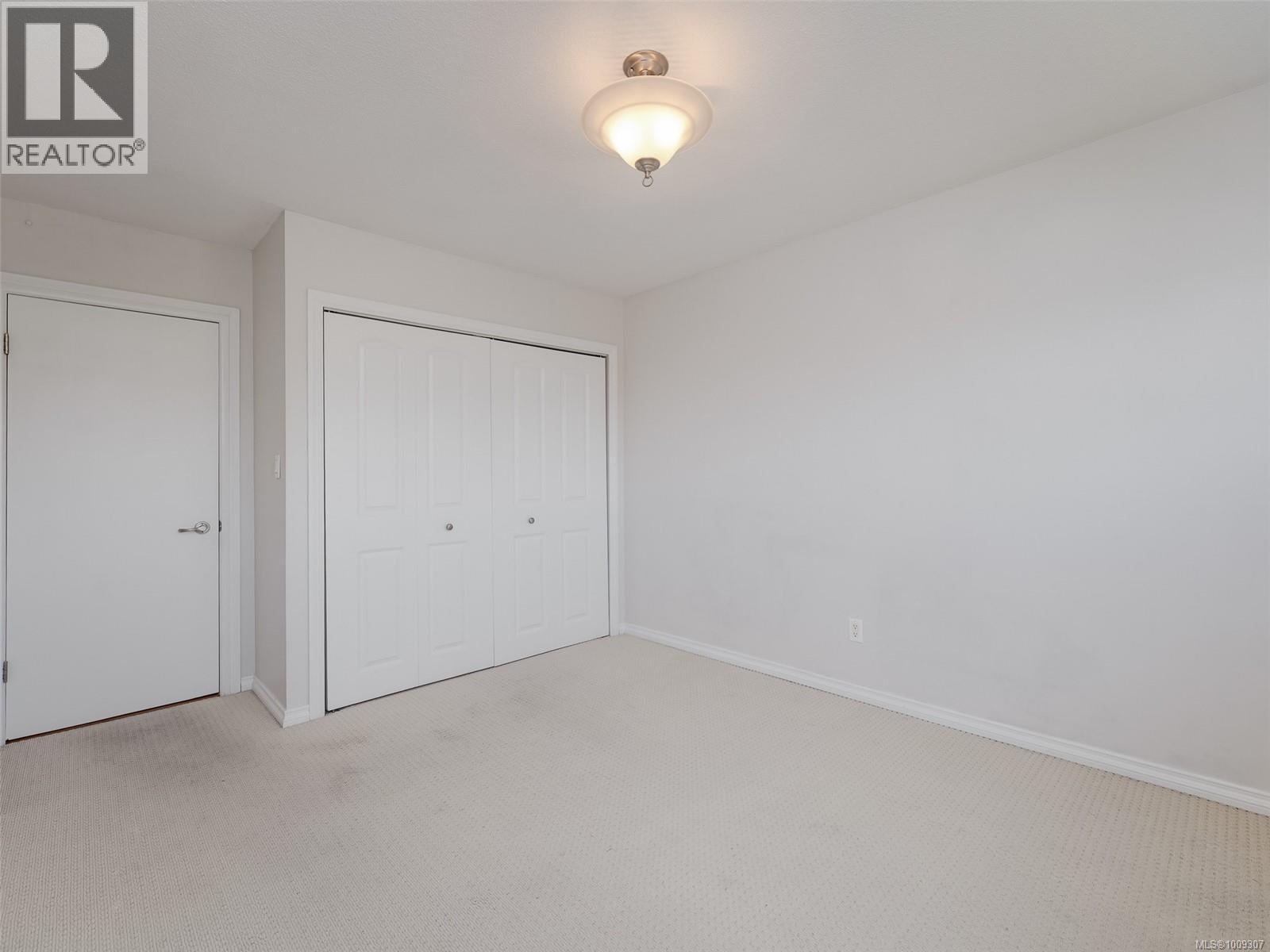 Photo 18 of 308 9560 Fifth St, Sidney BC