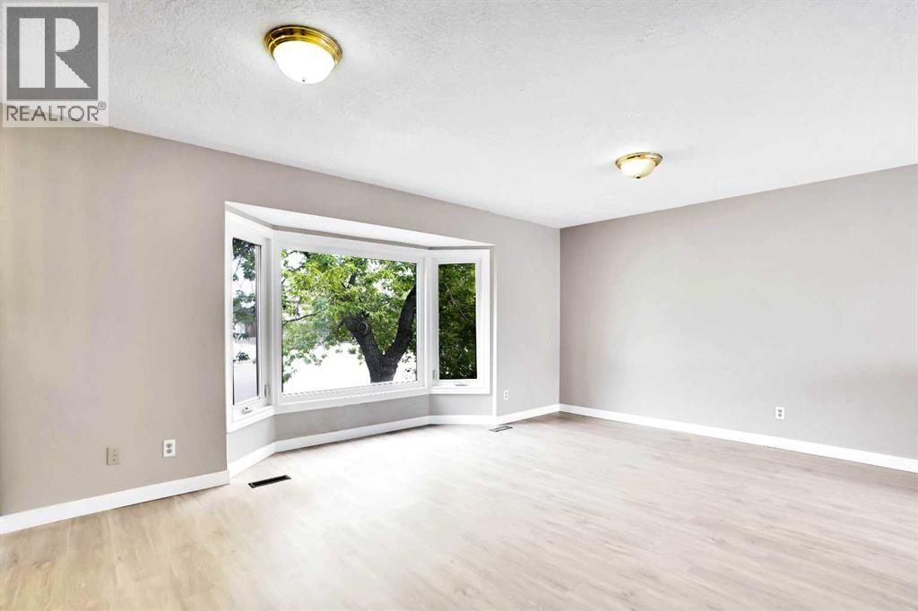 Single Family House 4 Level for Sale in  Rundlemere Road NE Rundle Calgary 