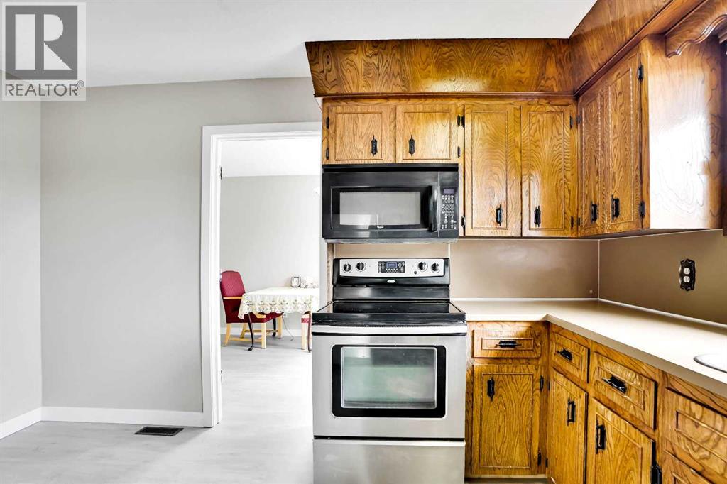 Single Family House 4 Level for Sale in  Rundlemere Road NE Rundle Calgary 