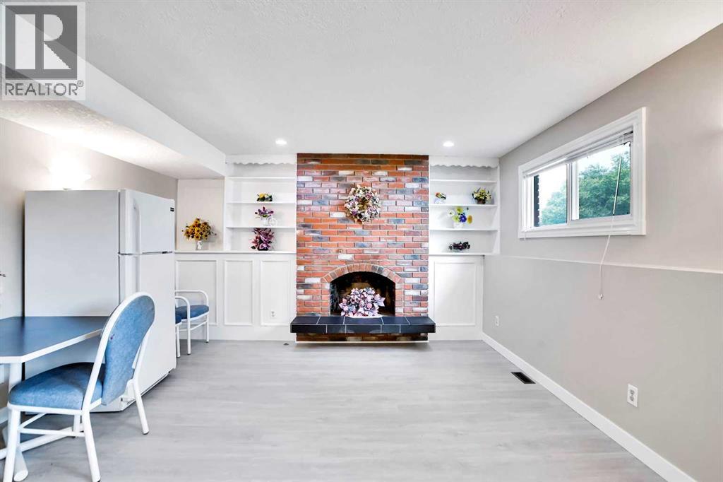 Single Family House 4 Level for Sale in  Rundlemere Road NE Rundle Calgary 
