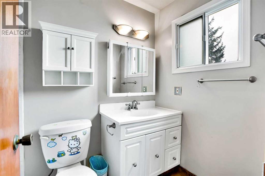 Single Family House 4 Level for Sale in  Rundlemere Road NE Rundle Calgary 
