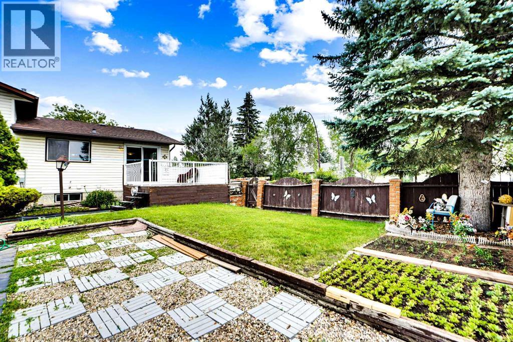 Single Family House 4 Level for Sale in  Rundlemere Road NE Rundle Calgary 