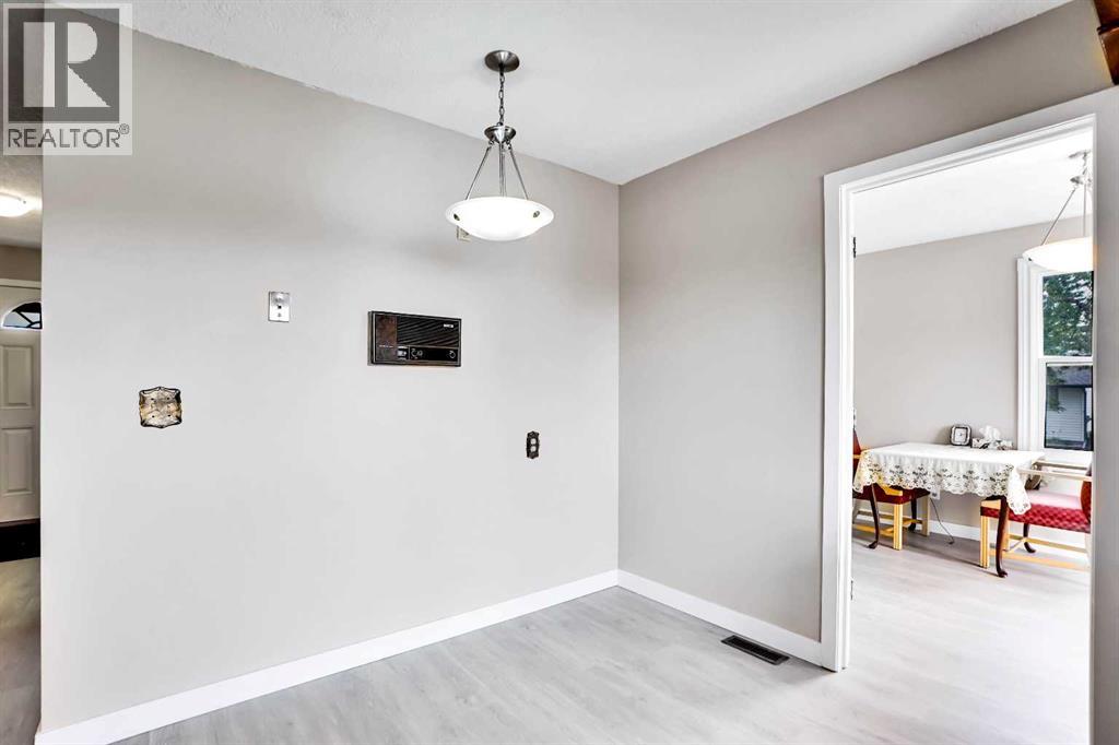 Single Family House 4 Level for Sale in  Rundlemere Road NE Rundle Calgary 