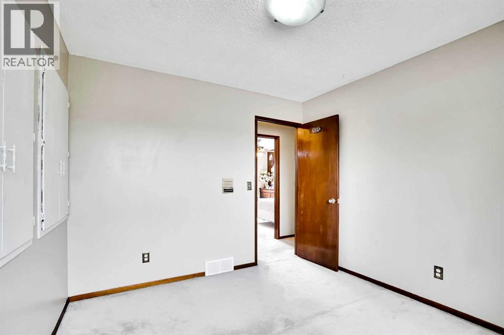 Single Family House 4 Level for Sale in  Rundlemere Road NE Rundle Calgary 