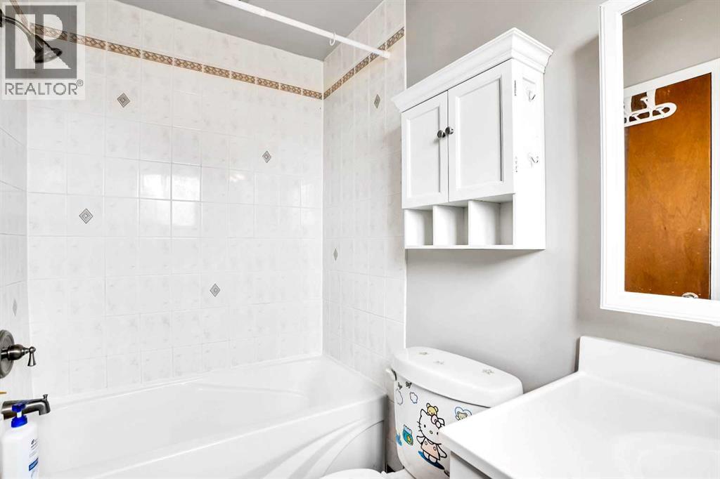 Single Family House 4 Level for Sale in  Rundlemere Road NE Rundle Calgary 