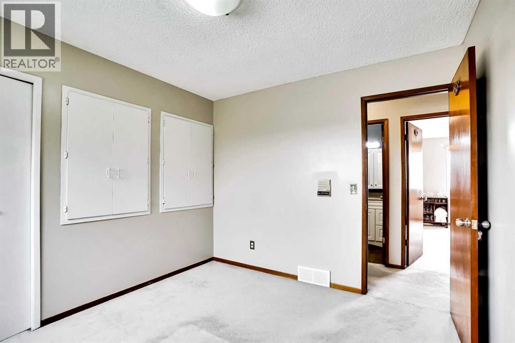 Single Family House 4 Level for Sale in  Rundlemere Road NE Rundle Calgary 