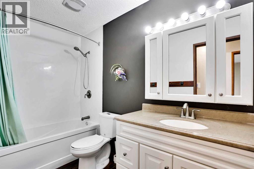 Single Family House 4 Level for Sale in  Rundlemere Road NE Rundle Calgary 