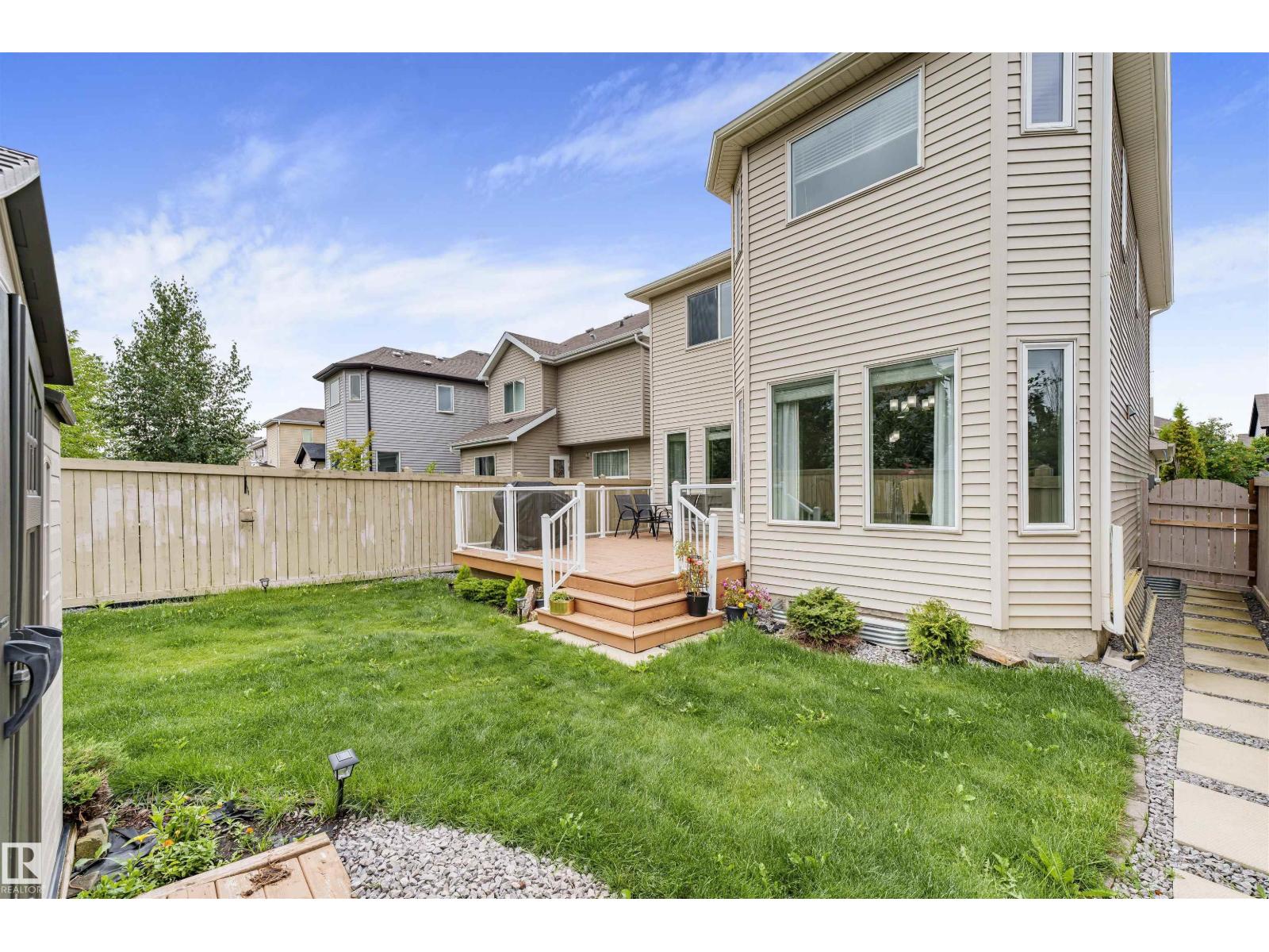 Photo 3 of 1705 63 A Street Sw, Edmonton AB