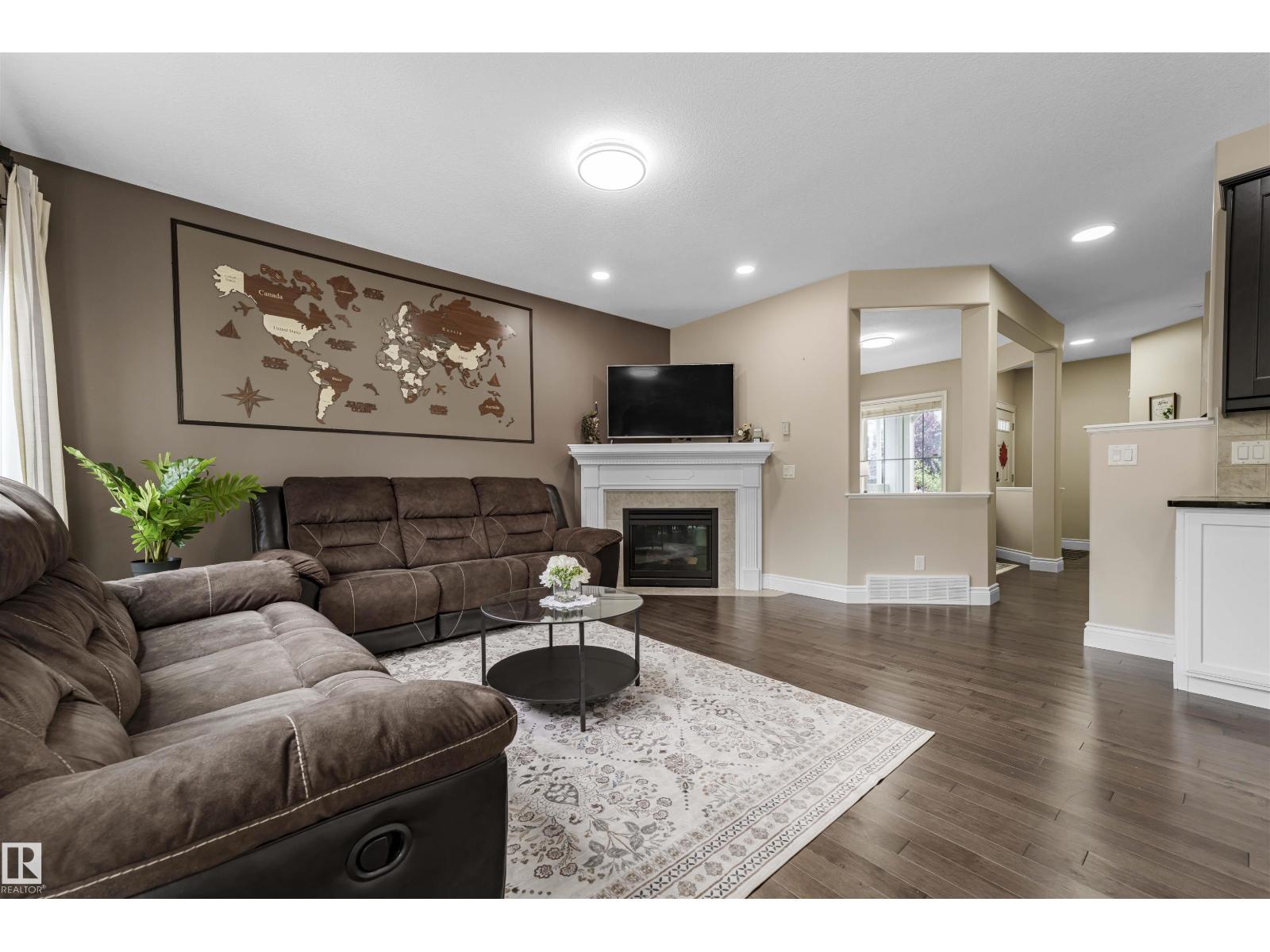 Photo 9 of 1705 63 A Street Sw, Edmonton AB