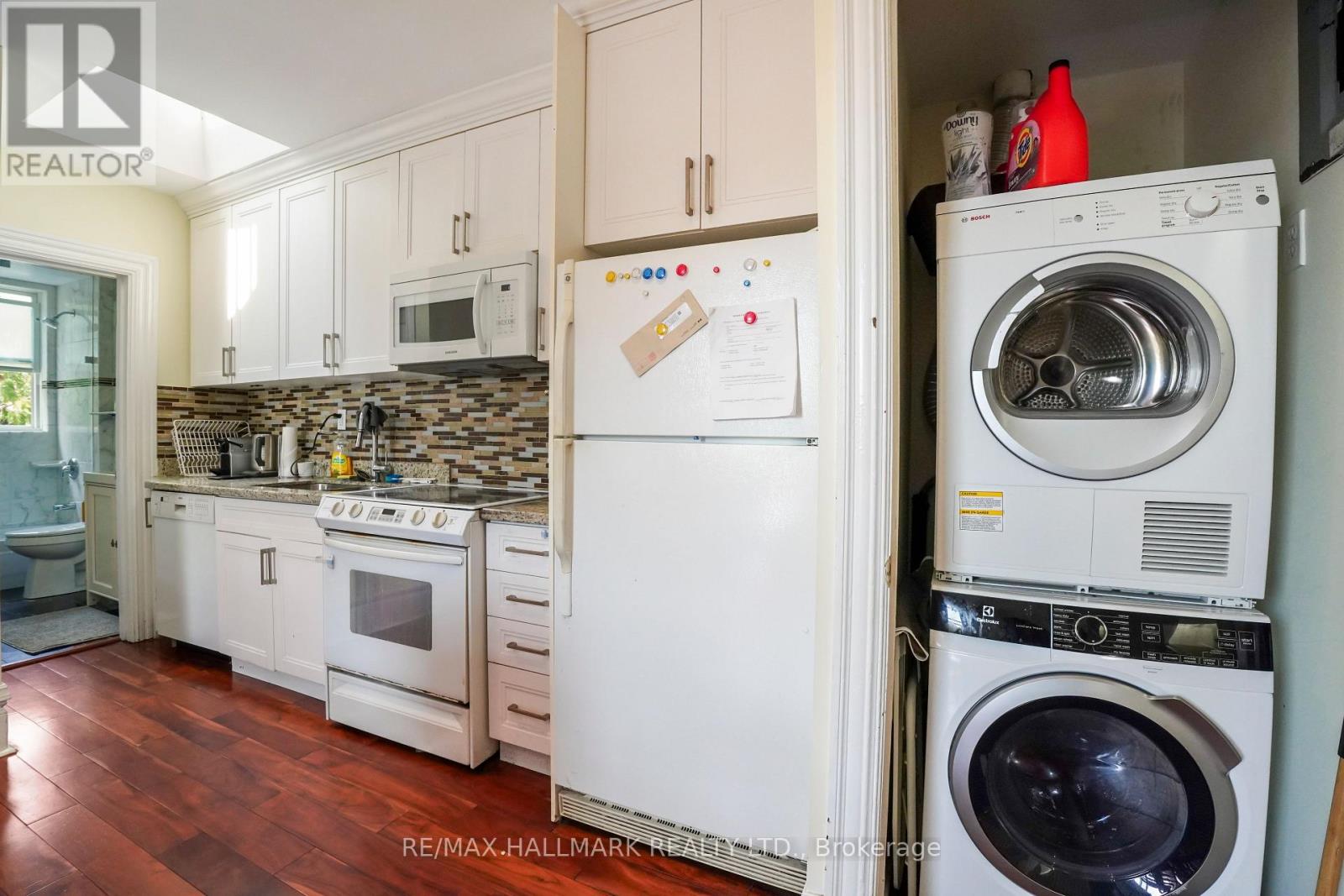 Photo 3 of Unit 2 702 Bathurst Street, Toronto ON