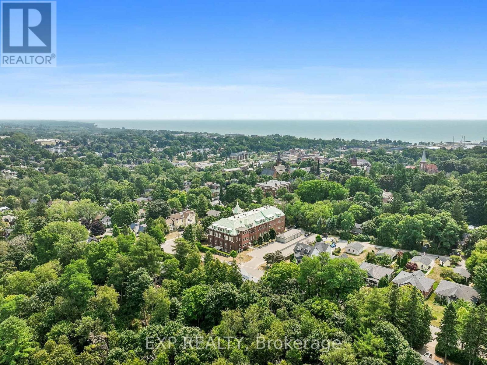 Photo 37 of 302 72 Pine Street N, Port Hope ON