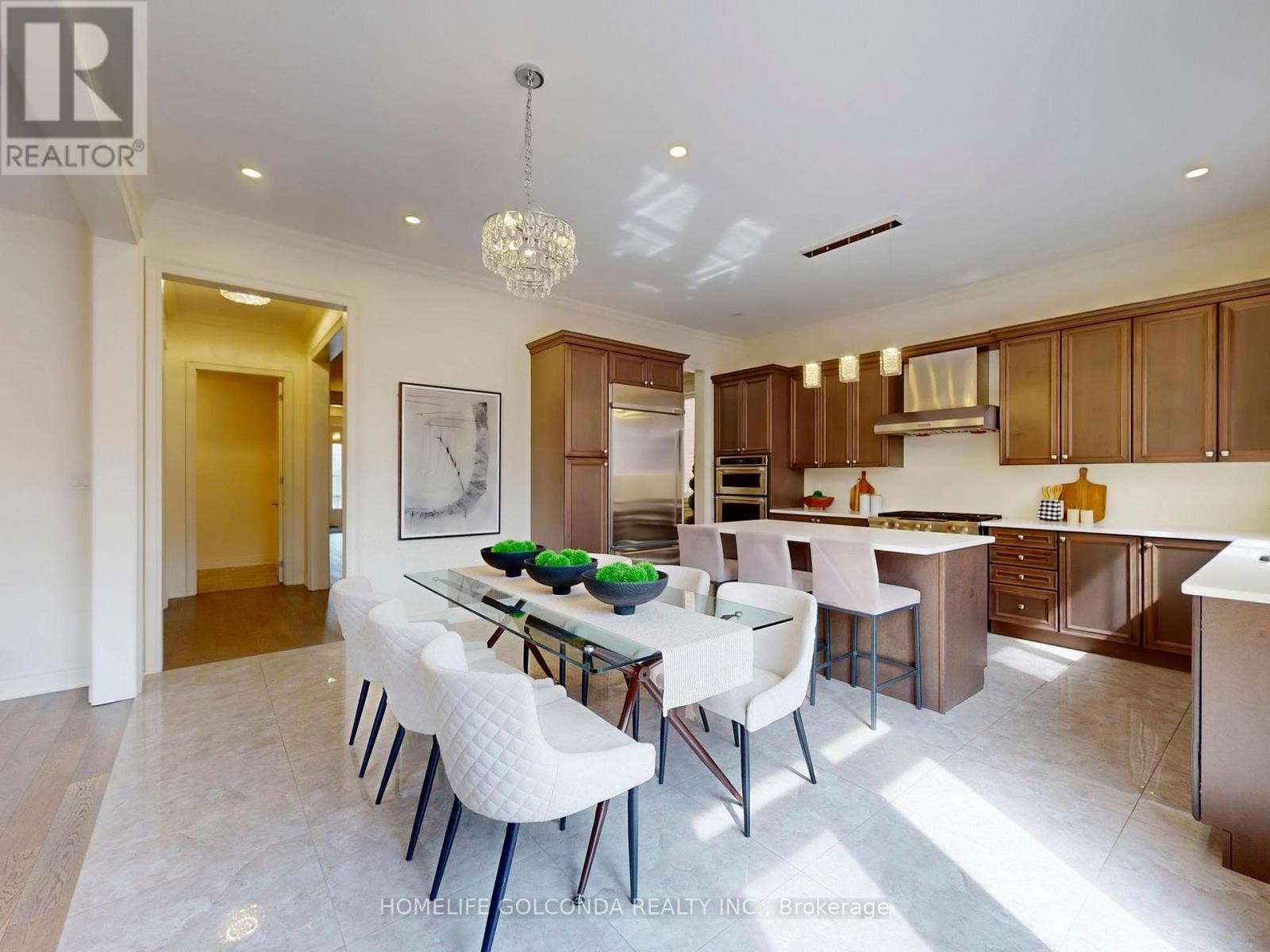 Photo 11 of 21 Planet Street, Richmond Hill ON